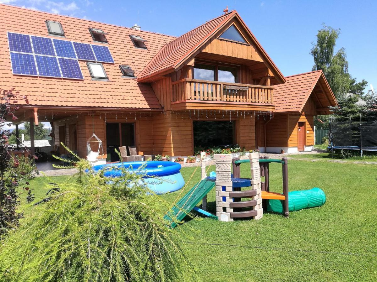 Holiday Home Holiday Raj Bešeňová Eksteriør billede