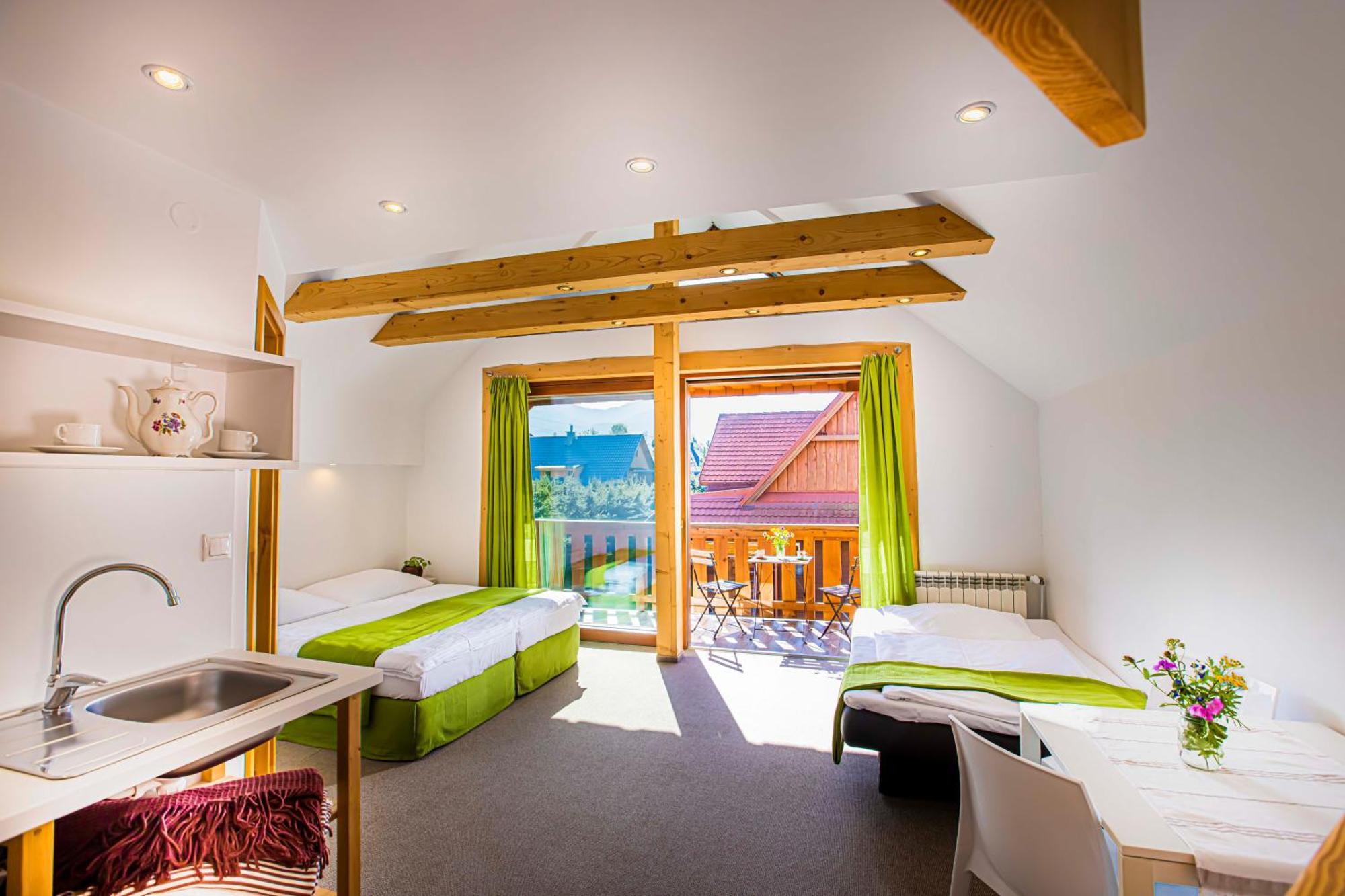 Holiday Home Holiday Raj Bešeňová Eksteriør billede