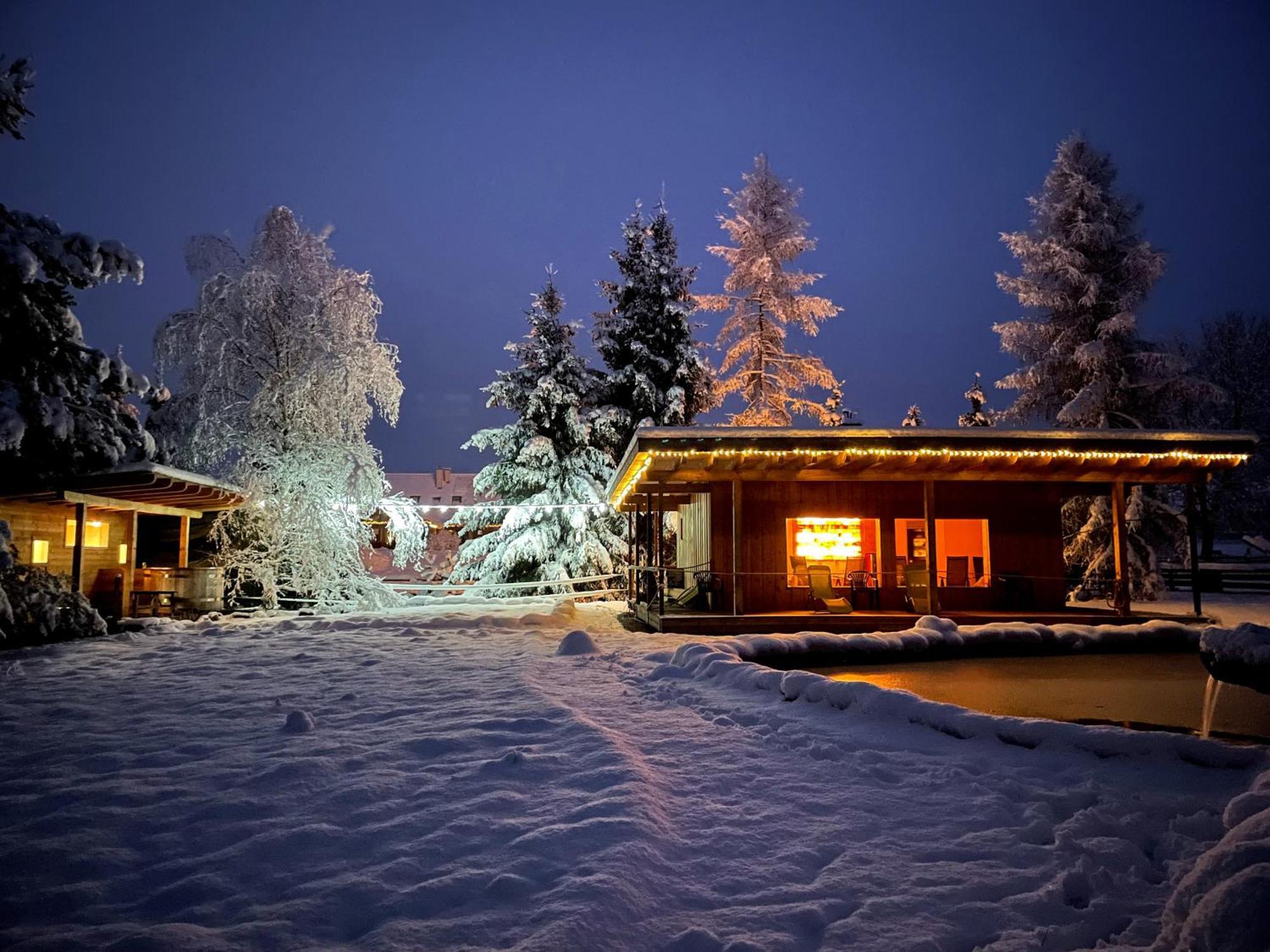 Holiday Home Holiday Raj Bešeňová Eksteriør billede