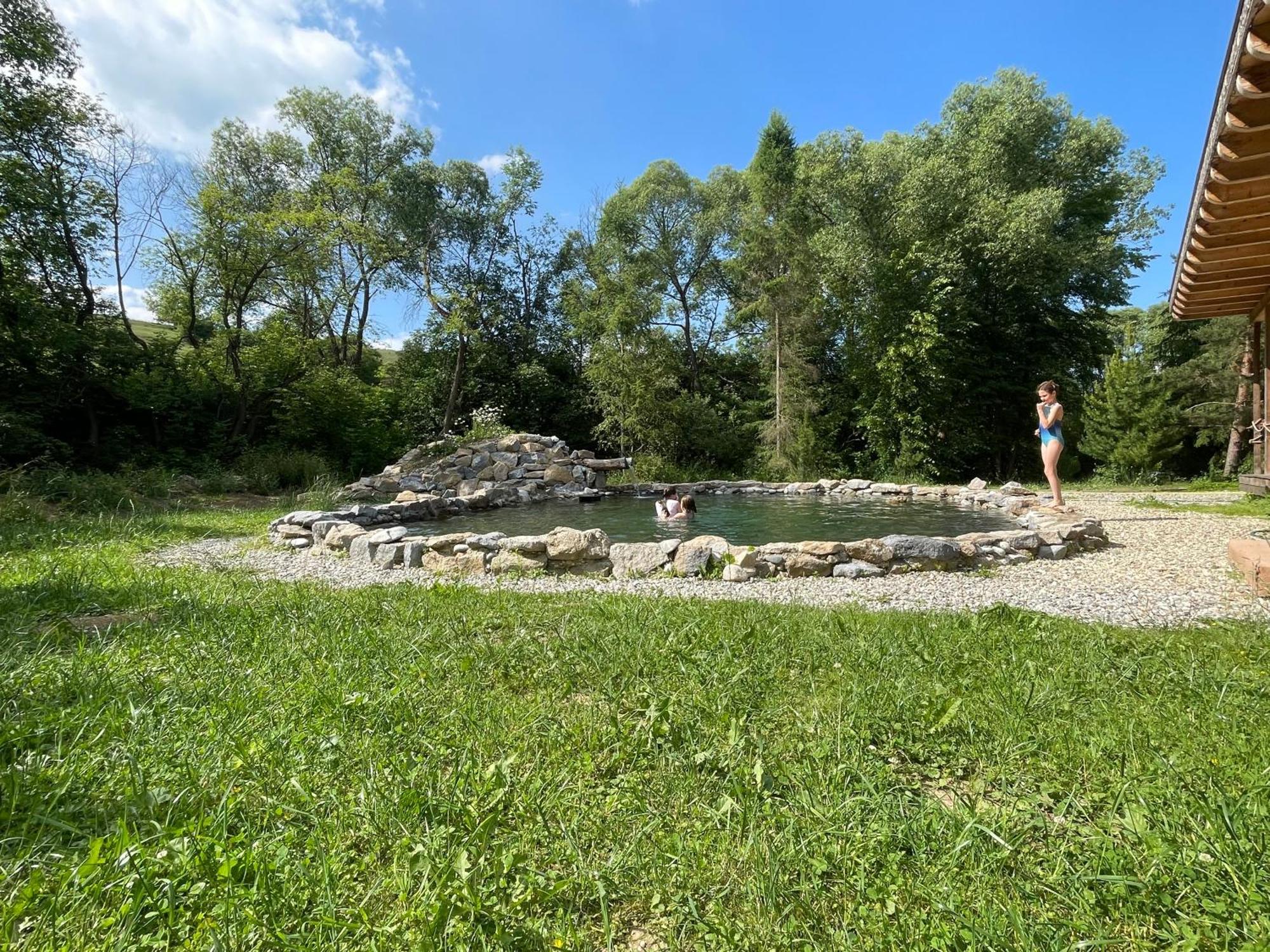 Holiday Home Holiday Raj Bešeňová Eksteriør billede